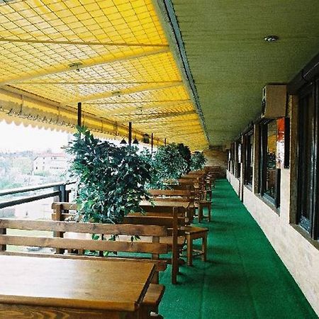 Hotel Satelit بييشتِني المظهر الخارجي الصورة